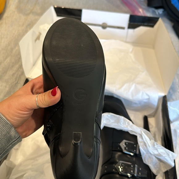 Guess Fall boots - Picture 2 of 3